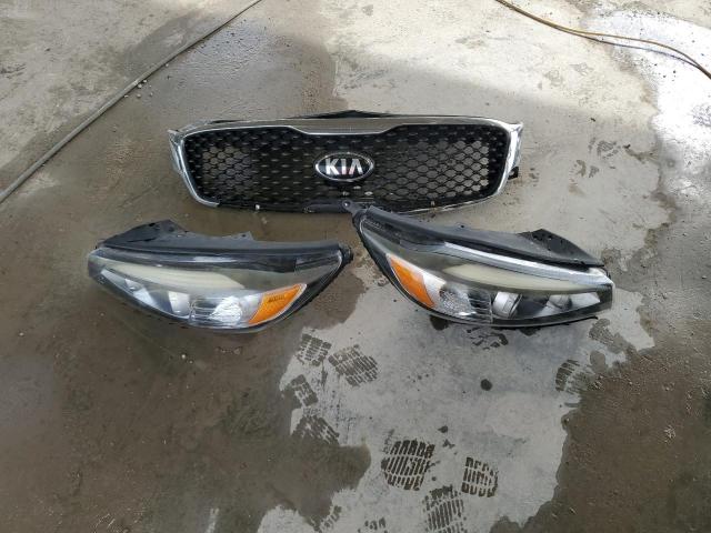 Photo 13 from auction – 2016 KIA SORENTO LX with VIN 5XYPG4A39GG103822