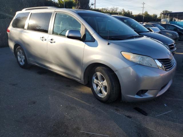 Photo 4 from auction – 2013 TOYOTA SIENNA LE with VIN 5TDKK3DCXDS346164