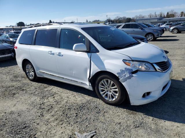 Photo 4 from auction – 2013 TOYOTA SIENNA XLE with VIN 5TDYK3DC2DS296399