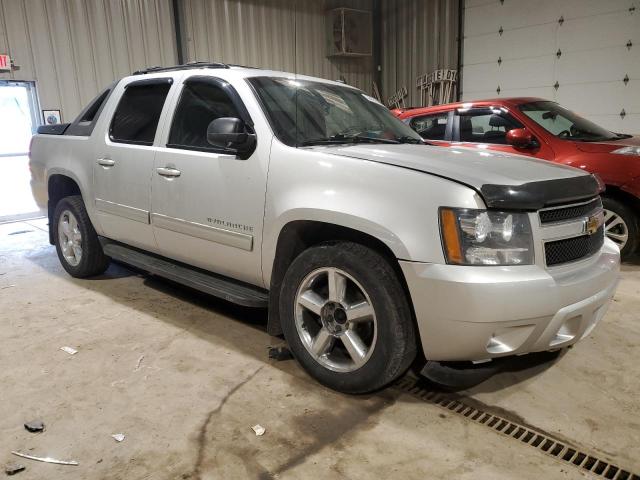 Photo 4 from auction – 2010 CHEVROLET AVALANCHE with VIN 3GNVKEE01AG254701
