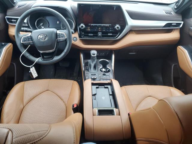 Photo 8 from auction – 2022 TOYOTA HIGHLANDER with VIN 5TDFZRBH5NS228569