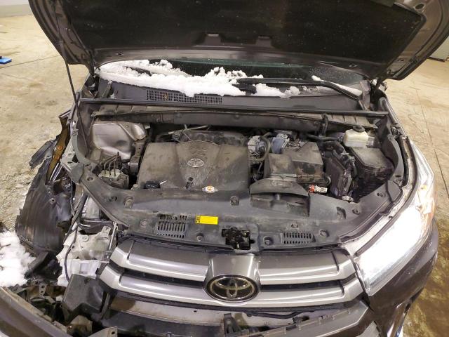 Photo 12 from auction – 2018 TOYOTA HIGHLANDER with VIN 5TDJZRFH1JS829279