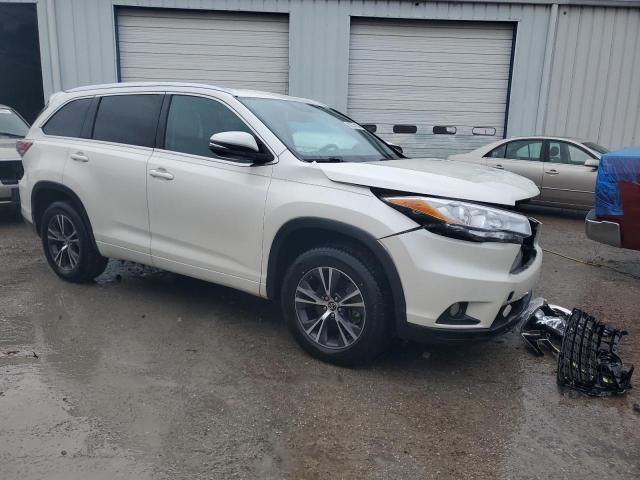 Photo 4 from auction – 2016 TOYOTA HIGHLANDER with VIN 5TDKKRFH2GS502343