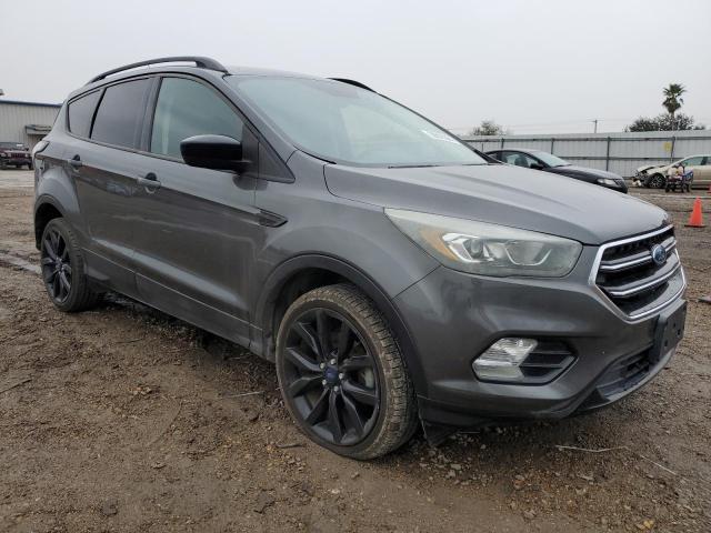 Foto 4 de la subasta – 2017 FORD ESCAPE SE con VIN 1FMCU0GD2HUC25045