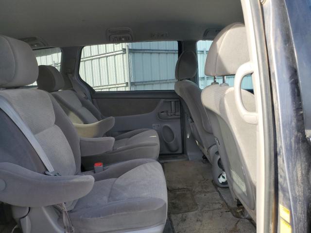 Photo 11 from auction – 2010 TOYOTA SIENNA CE with VIN 5TDKK4CC9AS317189
