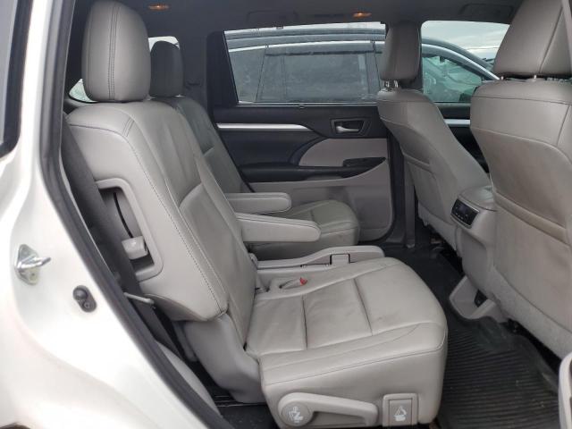 Photo 11 from auction – 2018 TOYOTA HIGHLANDER with VIN 5TDJZRFH1JS872410