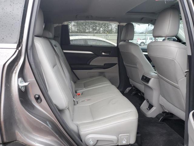 Photo 11 from auction – 2016 TOYOTA HIGHLANDER with VIN 5TDKKRFH9GS156176