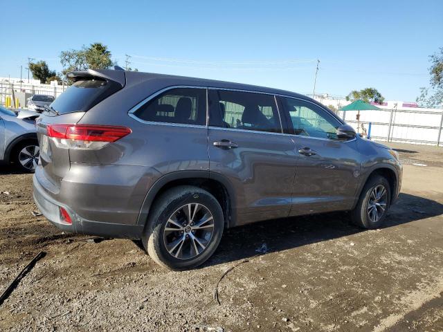 Photo 3 from auction – 2017 TOYOTA HIGHLANDER with VIN 5TDZZRFH7HS203863