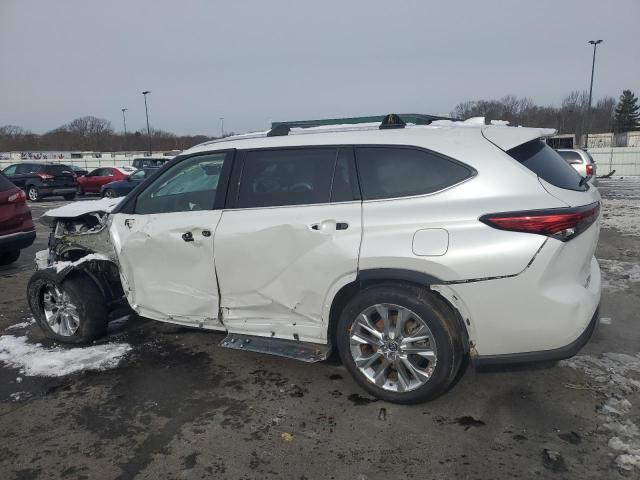 Photo 2 from auction – 2022 TOYOTA HIGHLANDER with VIN 5TDDZRBHXNS217820