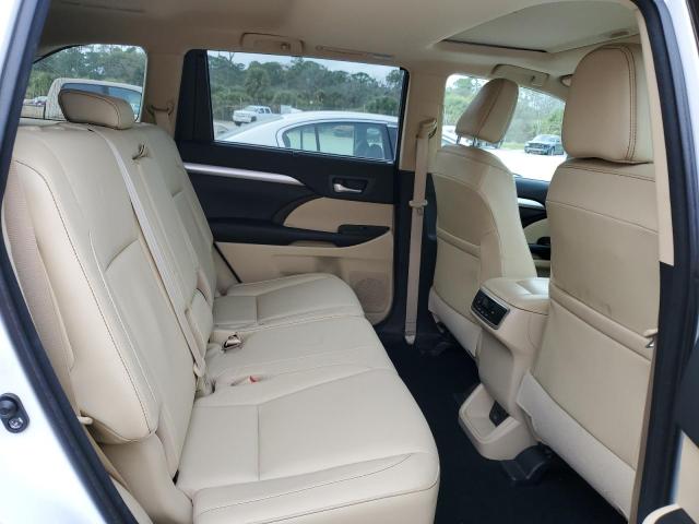 Photo 11 from auction – 2017 TOYOTA HIGHLANDER with VIN 5TDKZRFH6HS215200