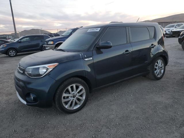 KIA SOUL + 2017 con VIN KNDJP3A57H7464143 - Foto de la subasta