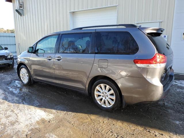 Photo 2 from auction – 2011 TOYOTA SIENNA XLE with VIN 5TDDK3DC2BS027296