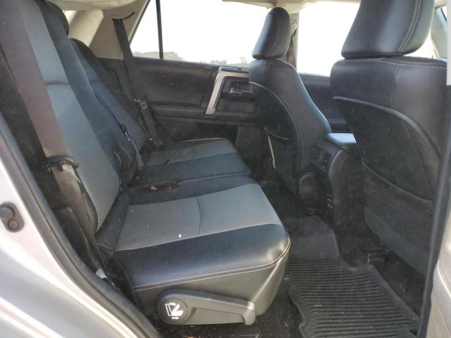 Photo 11 from auction – 2018 TOYOTA 4RUNNER SR with VIN JTEBU5JR3J5543270