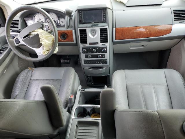 Photo 8 from auction – 2008 CHRYSLER TOWN & COU with VIN 2A8HR54P58R731353