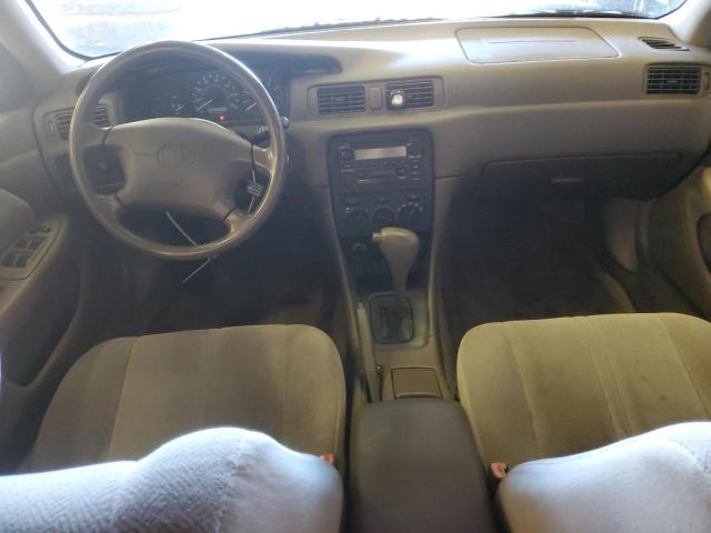 Photo 8 from auction – 2000 TOYOTA CAMRY CE with VIN 4T1BG22K5YU948196