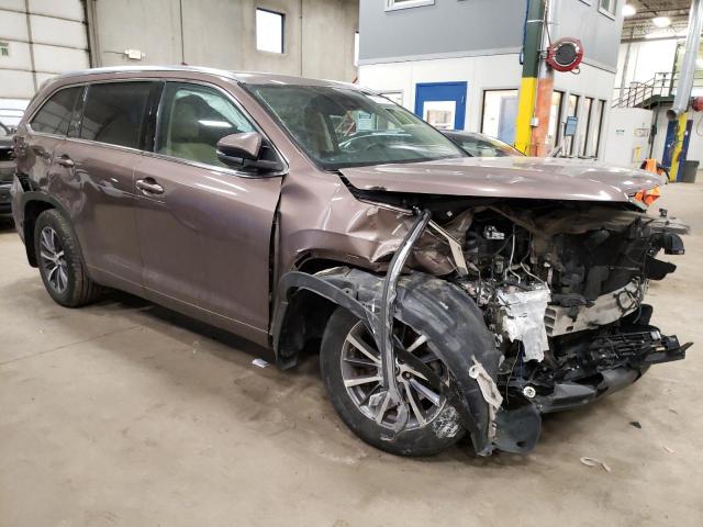 Photo 4 from auction – 2017 TOYOTA HIGHLANDER with VIN 5TDJZRFH3HS366636