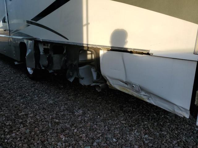Photo 9 from auction – 2005 WORKHORSE CUSTOM CHASSIS MOTORHOME with VIN 5B4MP67G153398382