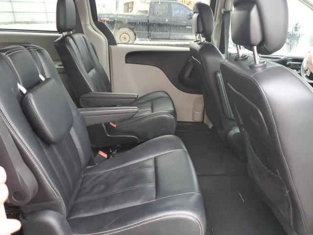 Photo 11 from auction – 2016 CHRYSLER TOWN & COU with VIN 2C4RC1BGXGR120533