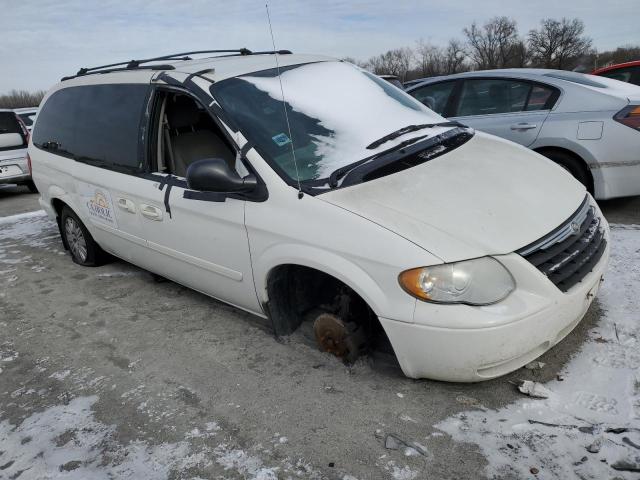 Photo 4 from auction – 2006 CHRYSLER TOWN & COU with VIN 2A4GP44R06R706176