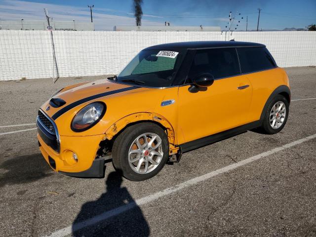 MINI COOPER S 2015 with VIN WMWXP7C52F2A40667 - Photo from auction