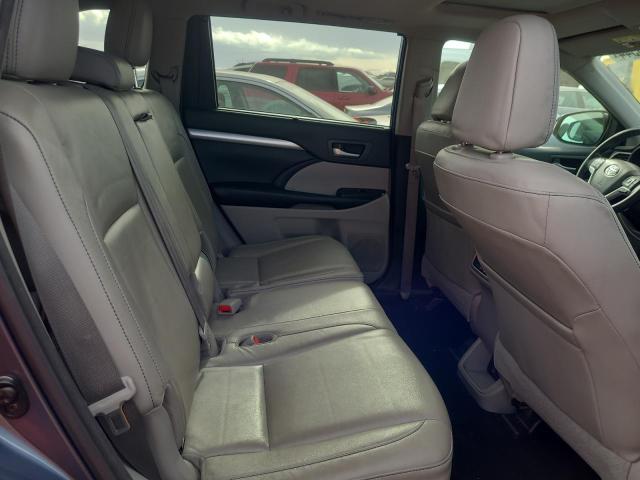 Photo 11 from auction – 2018 TOYOTA HIGHLANDER with VIN 5TDKZRFH5JS236285