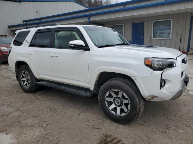 Photo 4 from auction – 2019 TOYOTA 4RUNNER SR with VIN JTEBU5JR3K5737198