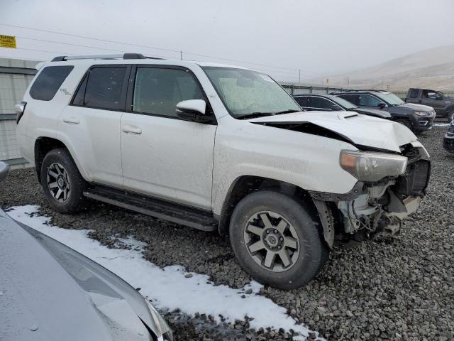Photo 4 from auction – 2018 TOYOTA 4RUNNER SR with VIN JTEBU5JR8J5517733