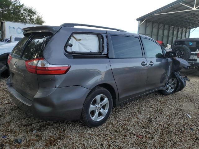Photo 3 from auction – 2017 TOYOTA SIENNA LE with VIN 5TDKZ3DC6HS871899