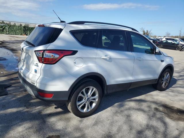 Photo 3 from auction – 2018 FORD ESCAPE SE with VIN 1FMCU9GDXJUC00520