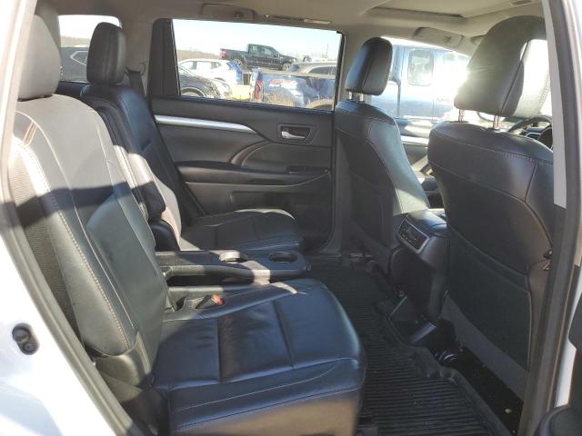 Photo 11 from auction – 2018 TOYOTA HIGHLANDER with VIN 5TDJZRFH4JS827137