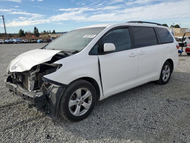 TOYOTA SIENNA LE 2015 with VIN 5TDKK3DC2FS683110 - Photo from auction