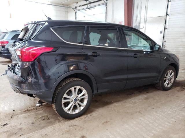 Photo 3 from auction – 2019 FORD ESCAPE SE with VIN 1FMCU9GD4KUB61165