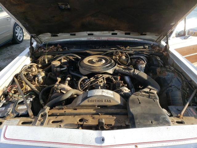 Photo 12 from auction – 1985 FORD LTD CROWN with VIN 2FABP44F4FX156343