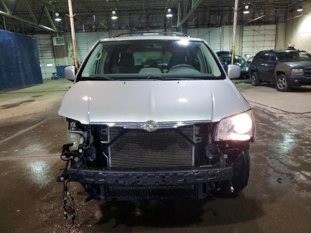 Photo 5 from auction – 2010 CHRYSLER TOWN & COU with VIN 2A4RR5D17AR392764