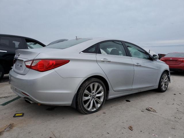 Фото 3 с аукциона – 2012 HYUNDAI SONATA SE с VIN 5NPEC4ACXCH477622