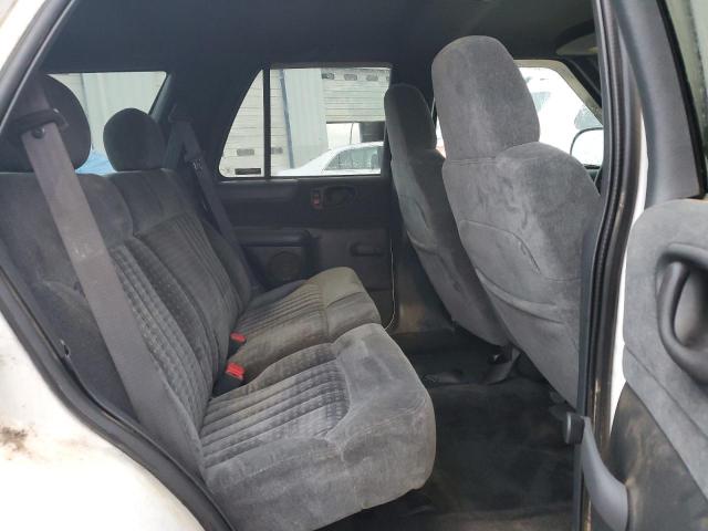 Photo 10 from auction – 2000 CHEVROLET BLAZER with VIN 1GNCS13W0YK255347