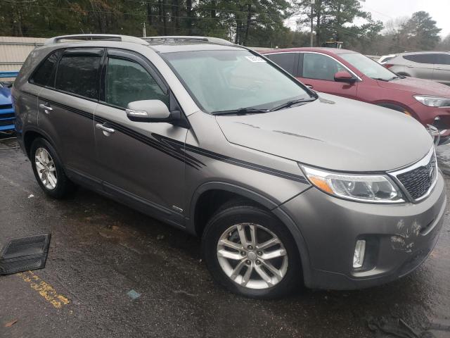 Photo 4 from auction – 2015 KIA SORENTO LX with VIN 5XYKTCA67FG584503