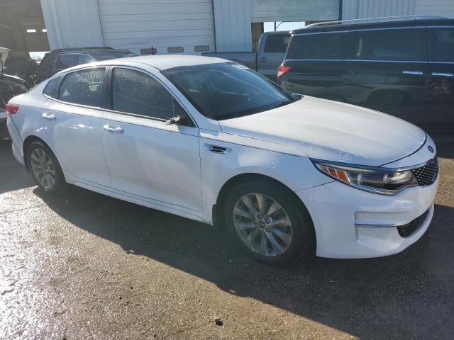 Photo 4 from auction – 2016 KIA OPTIMA EX with VIN 5XXGU4L39GG070444