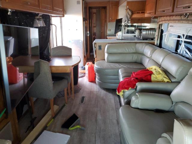 Photo 6 from auction – 2005 WORKHORSE CUSTOM CHASSIS MOTORHOME with VIN 5B4MP67G153398382