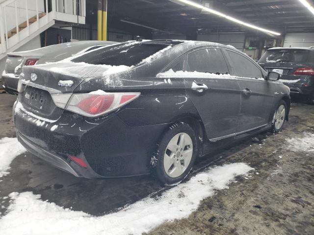 Photo 3 from auction – 2012 HYUNDAI SONATA HYB with VIN KMHEC4A4XCA022314