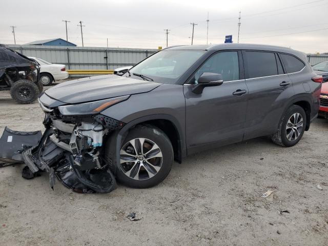 TOYOTA HIGHLANDER 2022 with VIN 5TDGBRCH3NS557777 - Photo from auction