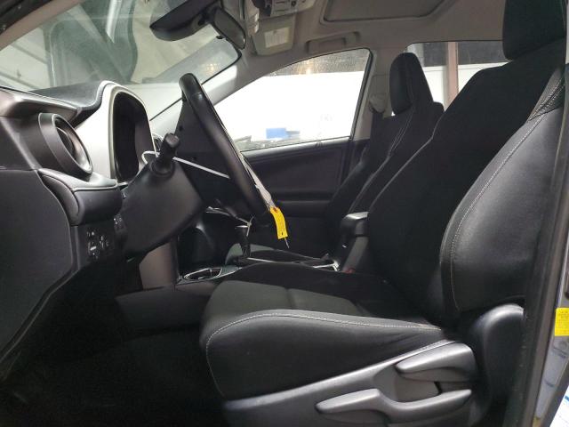 Photo 7 from auction – 2017 TOYOTA RAV4 XLE with VIN JTMRFREV0HD208401