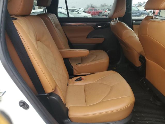 Photo 10 from auction – 2022 TOYOTA HIGHLANDER with VIN 5TDFZRBH5NS228569