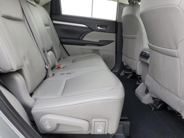 Photo 11 from auction – 2019 TOYOTA HIGHLANDER with VIN 5TDJZRFH4KS577030