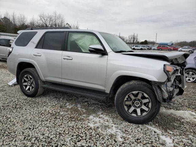 Photo 4 from auction – 2022 TOYOTA 4RUNNER SR with VIN JTERU5JRXN6020262