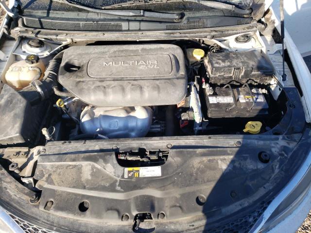 Photo 11 from auction – 2015 CHRYSLER 200 LIMITE with VIN 1C3CCCAB3FN531232