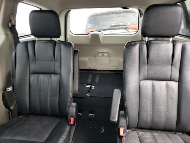 Photo 10 from auction – 2016 CHRYSLER TOWN & COU with VIN 2C4RC1BG4GR229716