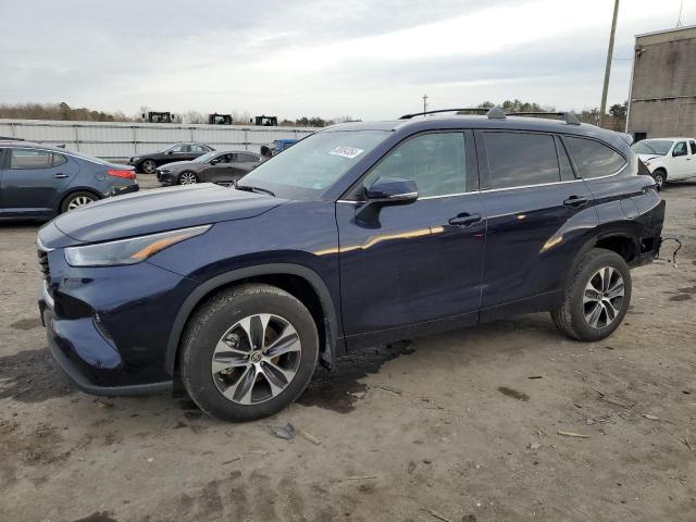 TOYOTA HIGHLANDER 2022 with VIN 5TDGZRBH7NS571663 - Photo from auction