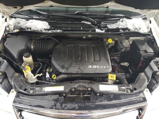 Photo 11 from auction – 2013 CHRYSLER TOWN & COU with VIN 2C4RC1CG8DR536123