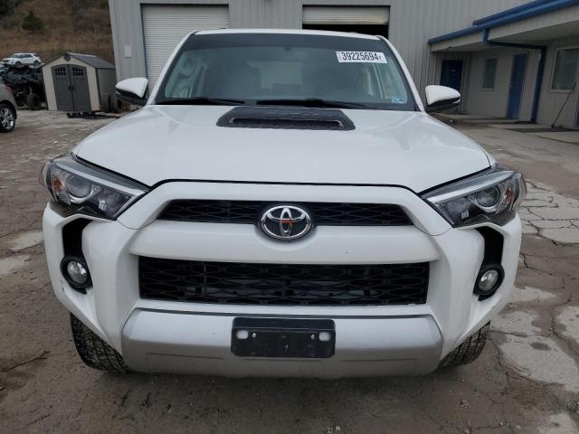 Photo 5 from auction – 2019 TOYOTA 4RUNNER SR with VIN JTEBU5JR3K5737198